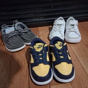 NIKE TODDLER SNEAKERS SIZE 5C & ONE PAIR OF SLIP ON CAT JACK